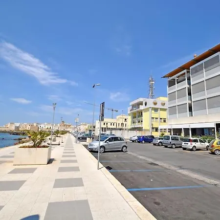 Con Vista Mare Da 4 Posti E Wifi 公寓