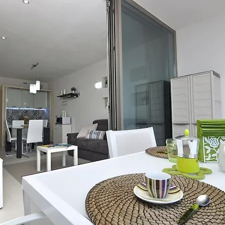 Apartment Con Vista Mare Da 4 Posti E Wifi